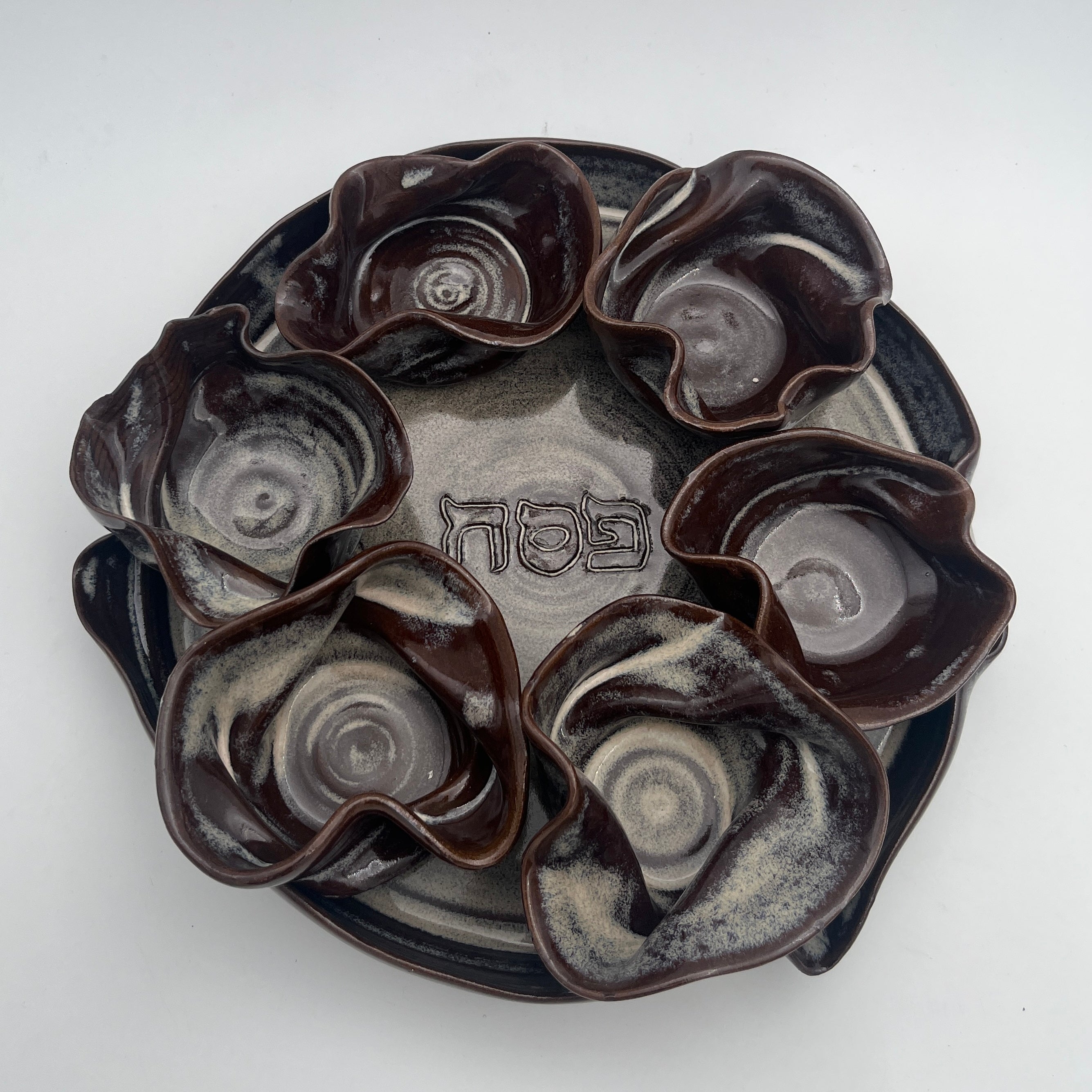"Flow" Passover Set