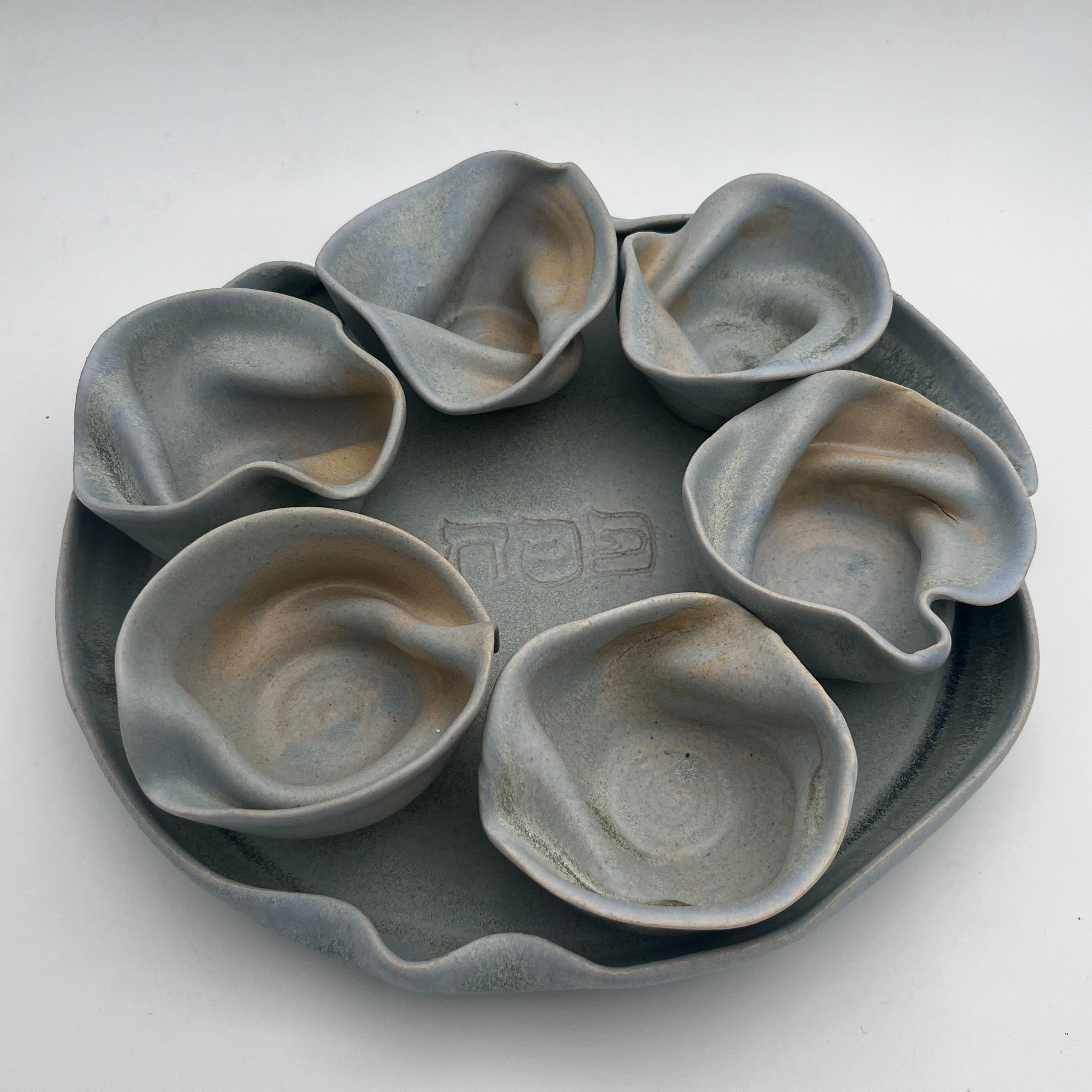 "Flow" Passover Set