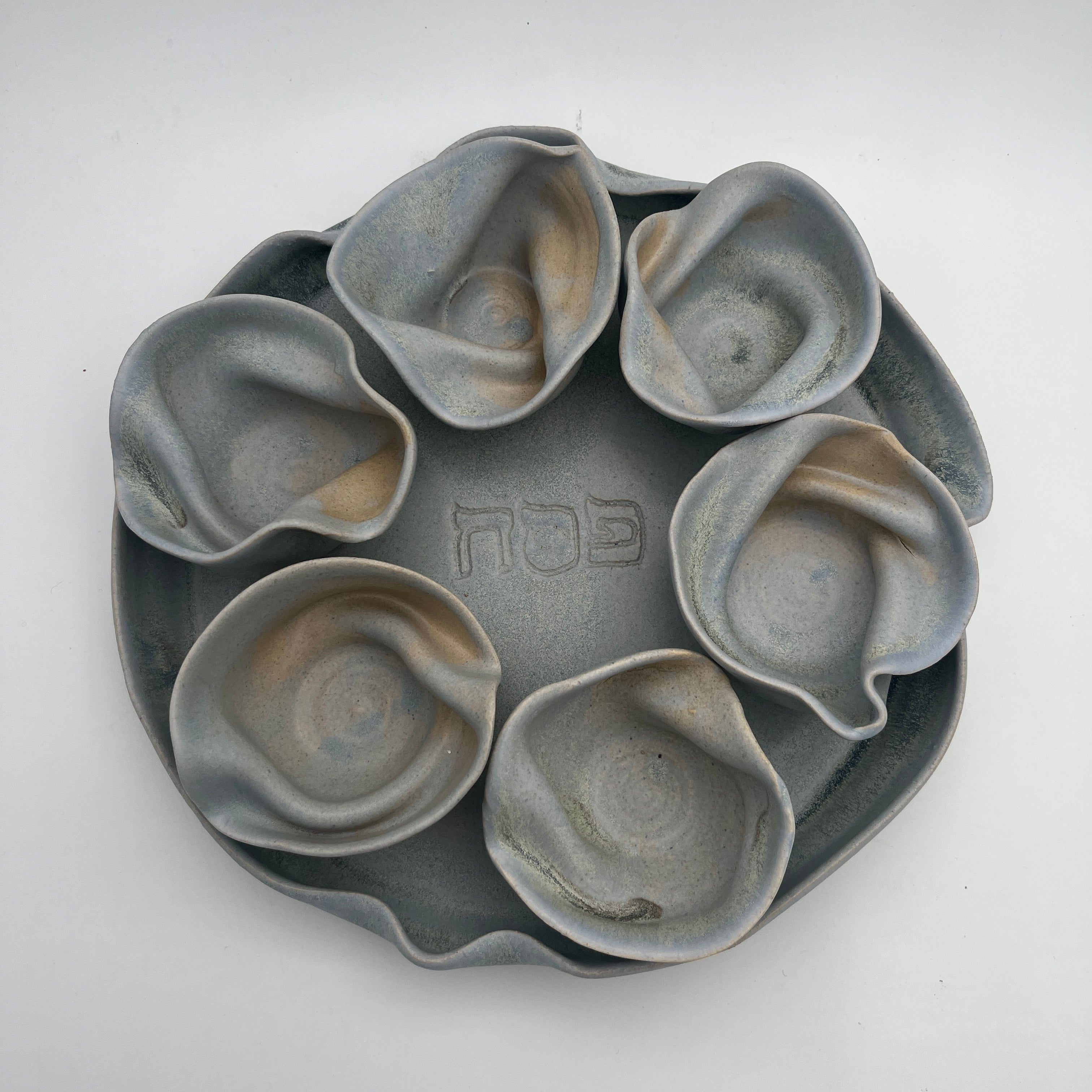 "Flow" Passover Set