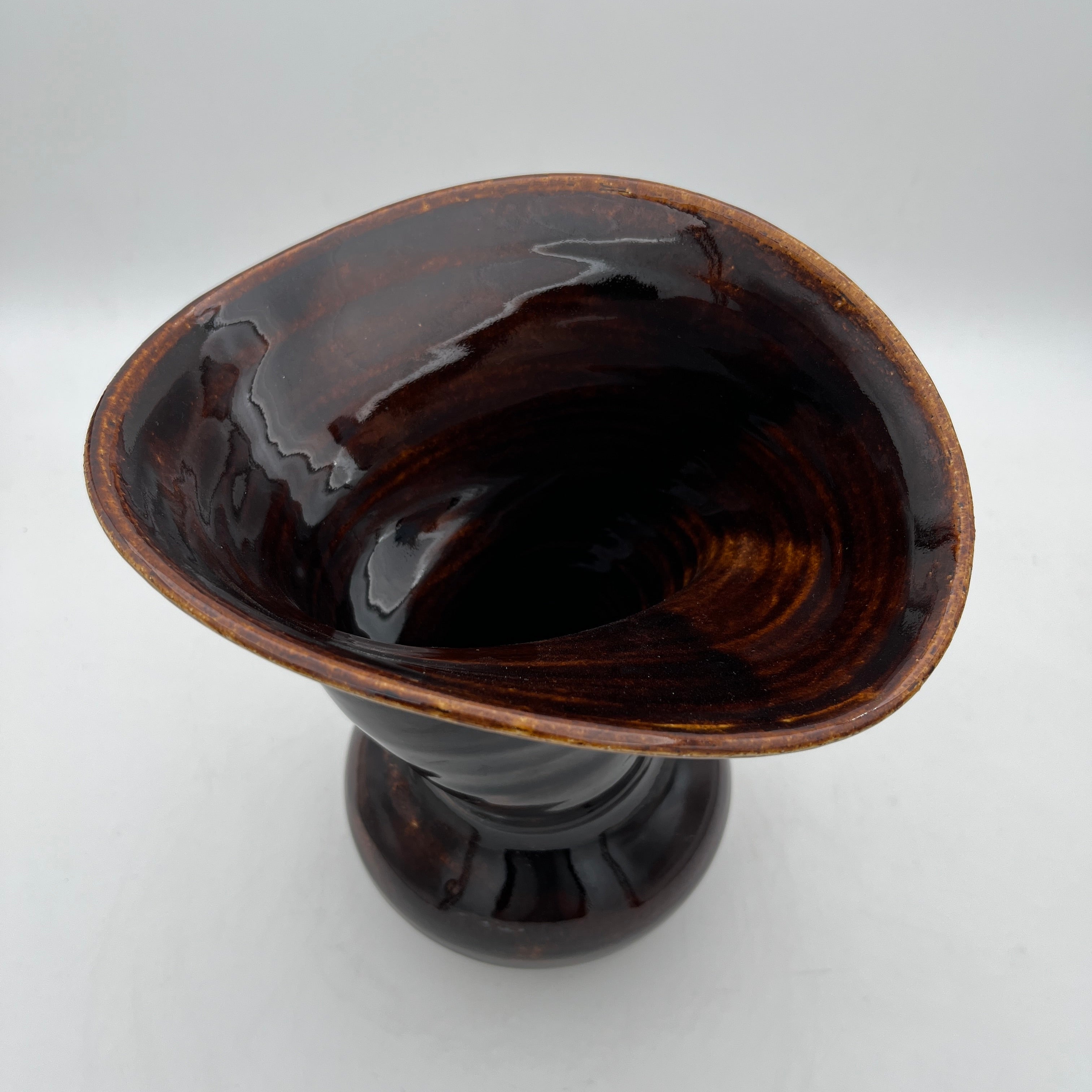 "Flow" Vase Brown