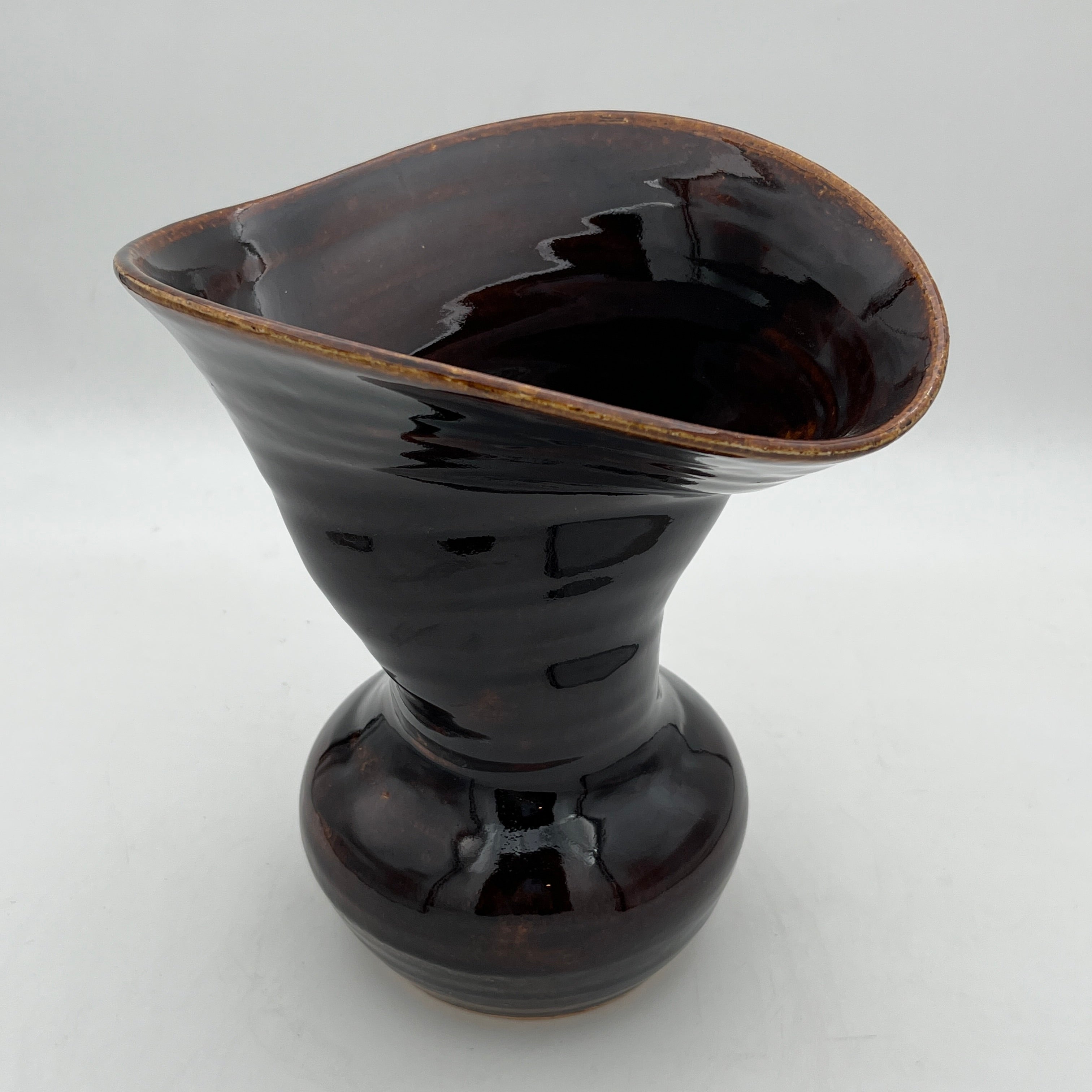 "Flow" Vase Brown