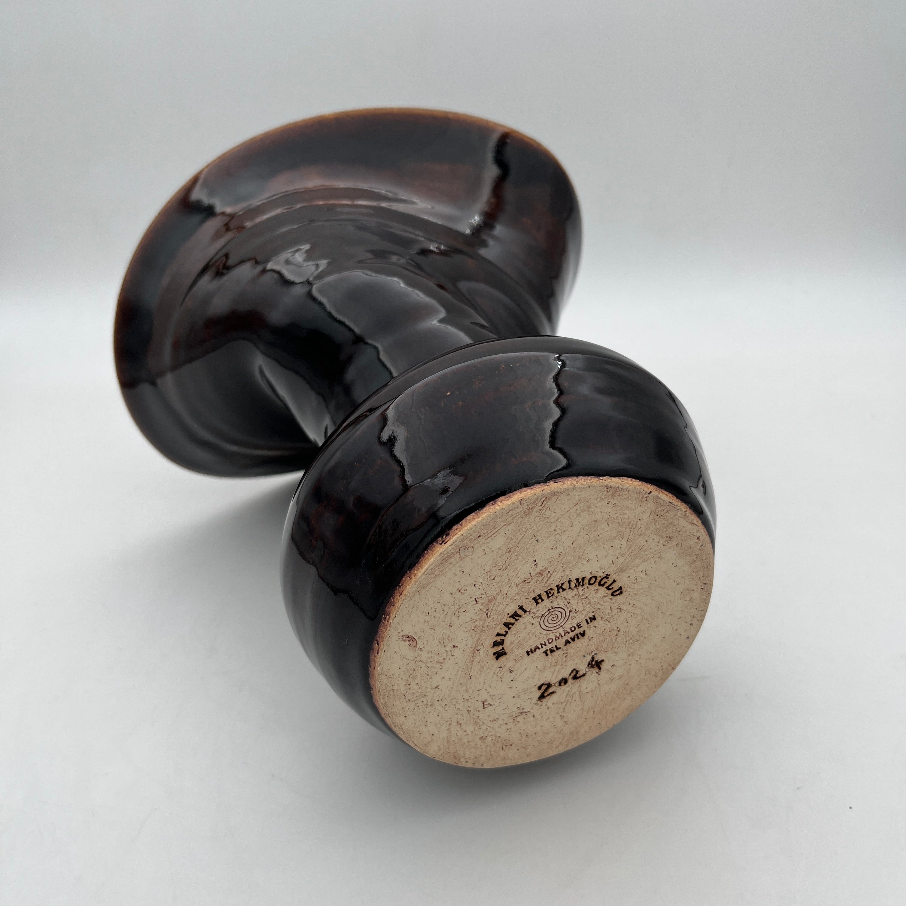 "Flow" Vase Brown